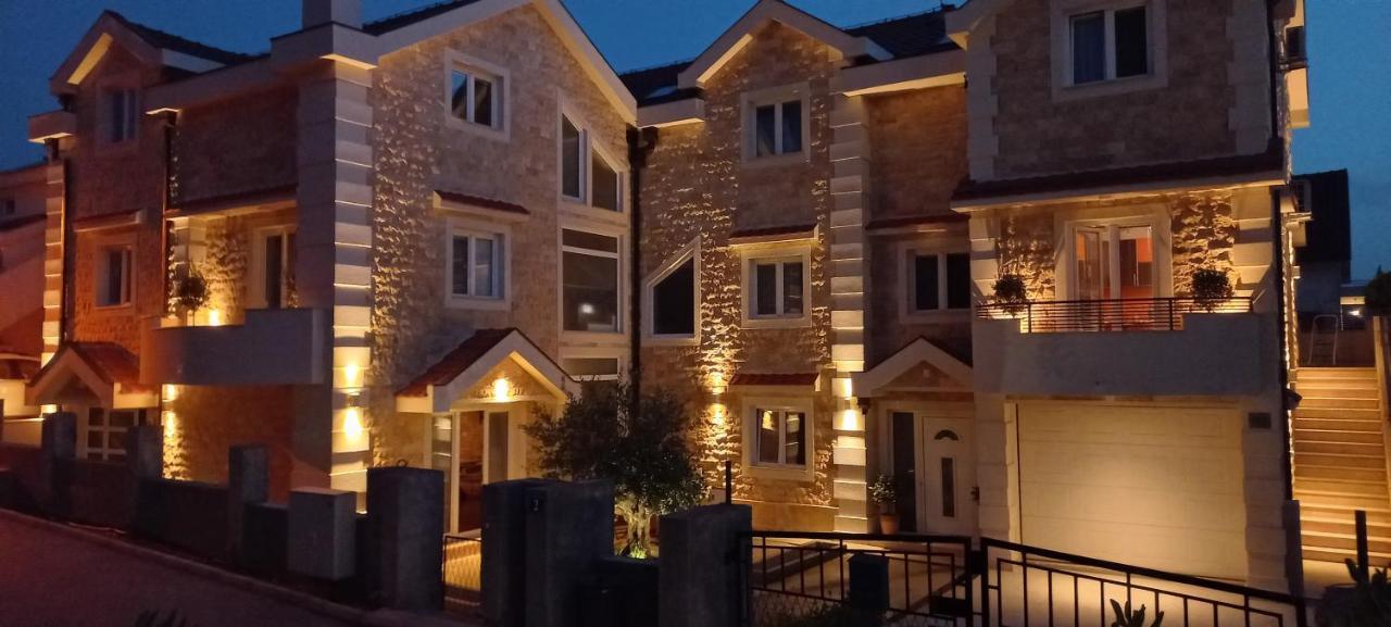 42° North Apartments 蒂瓦特 外观 照片